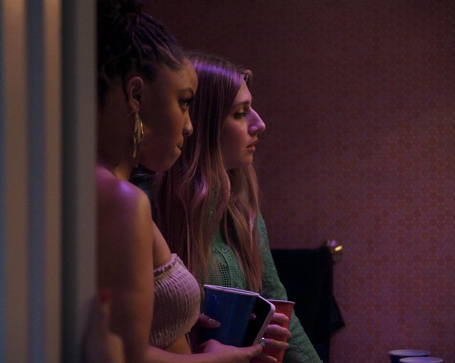 Grown-ish - Choisir c'est renoncer - Film - Chloe Bailey, Emily Arlook