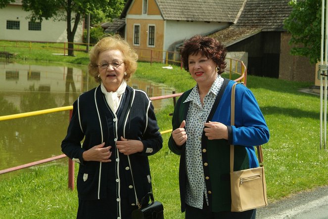 Náves - Ségry - Kuvat elokuvasta - Blanka Bohdanová, Alena Vránová