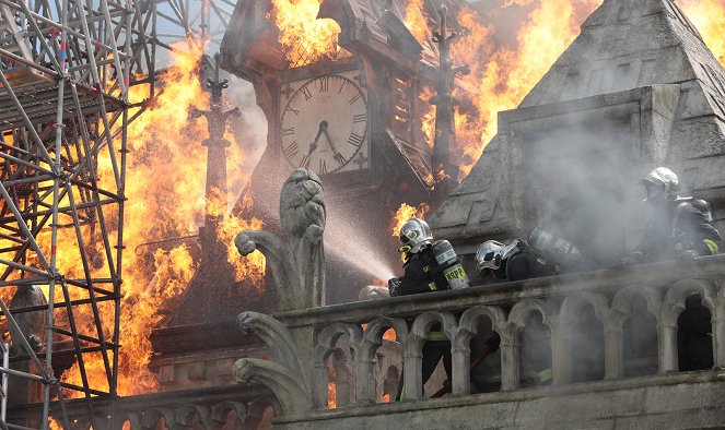 A Notre-Dame lángokban - Filmfotók