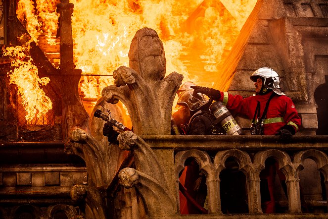 Notre-Dame brûle - Van film