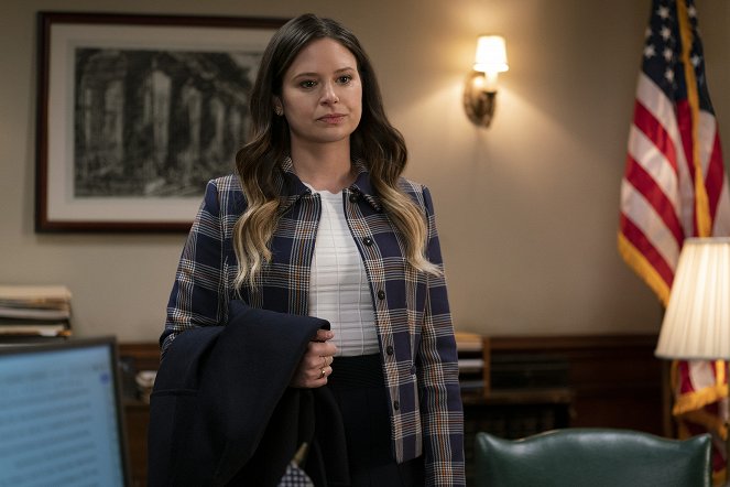 Inventing Anna - Cash on Delivery - Photos - Katie Lowes
