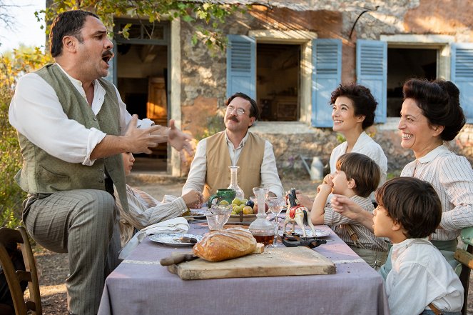 O Meu Verão em Provença - Do filme - François-Xavier Demaison, Guillaume de Tonquédec, Mélanie Doutey, Anne Charrier