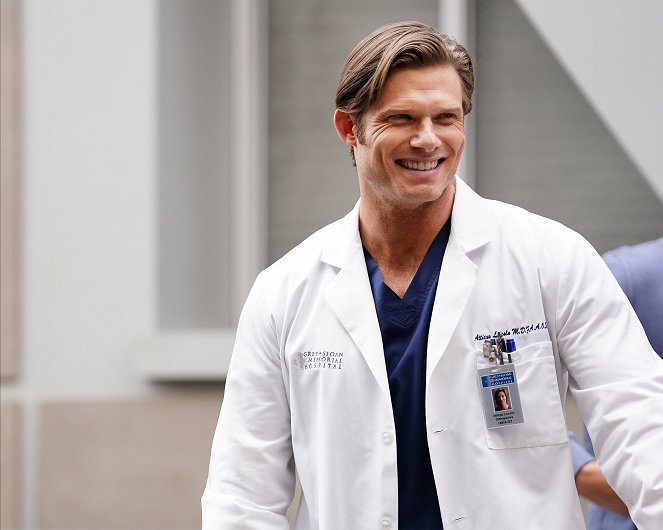 Grey's Anatomy - Put the Squeeze on Me - Photos - Chris Carmack