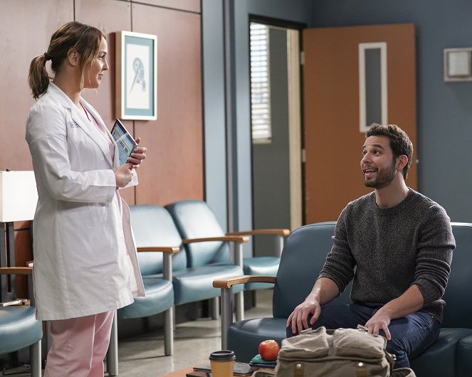 Grey's Anatomy - Season 18 - Put the Squeeze on Me - Van film - Camilla Luddington, Skylar Astin