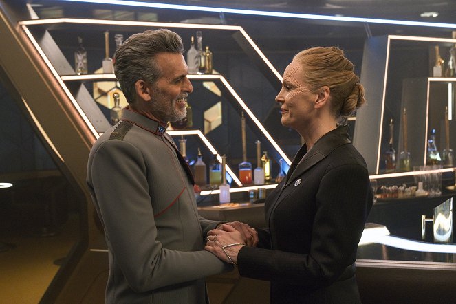 Star Trek: Discovery - Coming Home - Photos - Oded Fehr, Chelah Horsdal