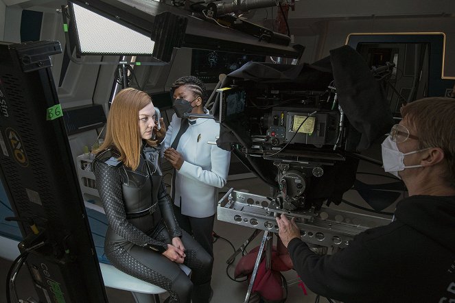 Star Trek: Discovery - Rosetta - Z natáčení - Emily Coutts, Raven Dauda