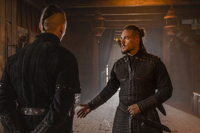 The Last Kingdom - Episode 5 - Photos - Eysteinn Sigurðarson, Alexander Dreymon