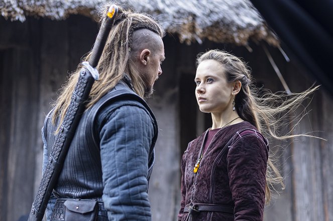 The Last Kingdom - Season 5 - Episode 7 - Photos - Alexander Dreymon, Ruby Hartley