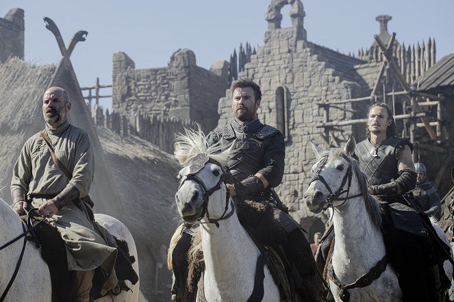 The Last Kingdom - Episode 9 - Do filme - Cavan Clerkin, Mark Rowley, Arnas Fedaravicius