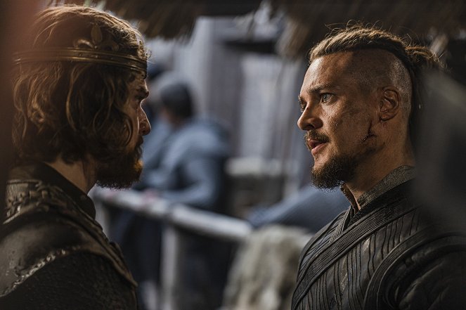 The Last Kingdom - Episode 10 - Filmfotos - Timothy Innes, Alexander Dreymon