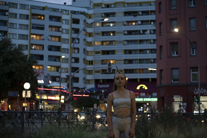Leto v Kreuzbergu - Z filmu - Lena Urzendowsky