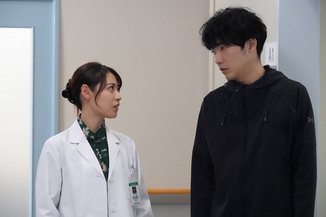 Doctor White - De la película - Miori Takimoto, Tasuku Emoto