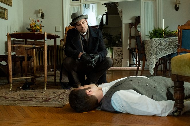 Murdoch Mysteries - Season 15 - The Things We Do for Love: Part 1 - Photos - Daniel Maslany