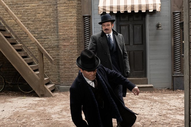 Murdoch Mysteries - The Things We Do for Love: Part 1 - Photos - Brendan Murray