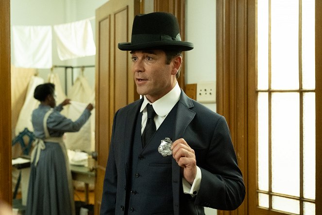 Murdoch Mysteries - I Know What You Did Last Autumn - Filmfotos