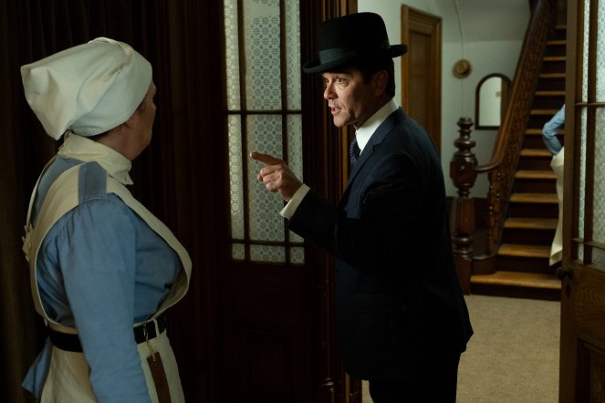 Murdoch Mysteries - I Know What You Did Last Autumn - Photos