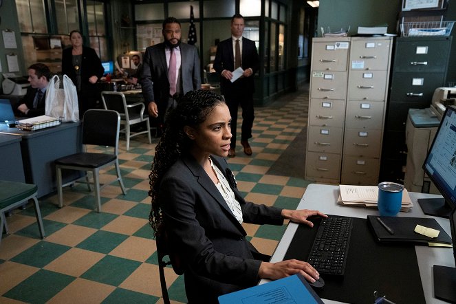 Law & Order - Season 21 - The Right Thing - Photos - Shayvawn Webster