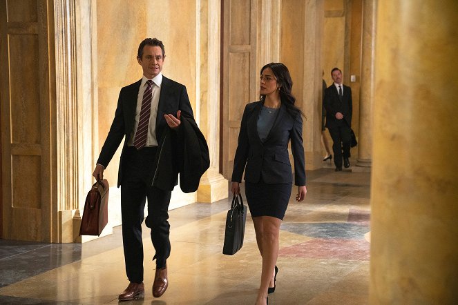 Law & Order - Season 21 - Impossible Dream - Photos - Hugh Dancy, Odelya Halevi