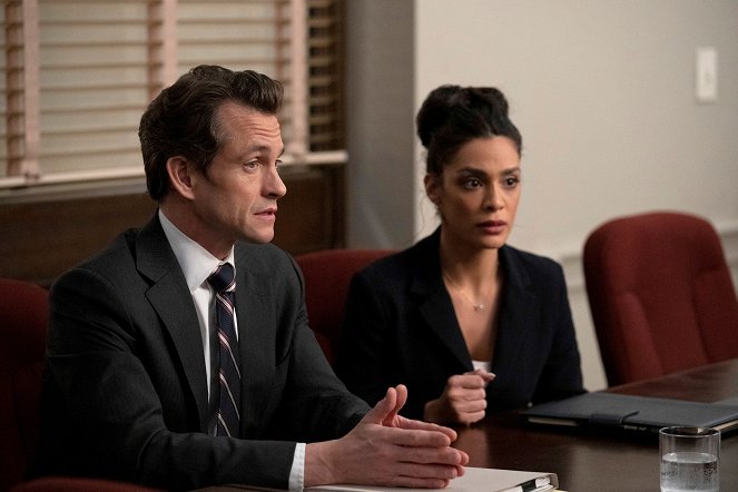 Law & Order - Season 21 - Impossible Dream - Photos - Hugh Dancy, Odelya Halevi