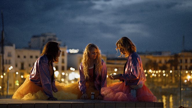 Ibizai lánybúcsú - Filmfotók - Taneshia Abt, Teresa Rizos, Luise Heyer