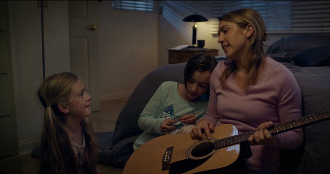 Strings - Do filme - Lena McCarthy, Megan Brotherton