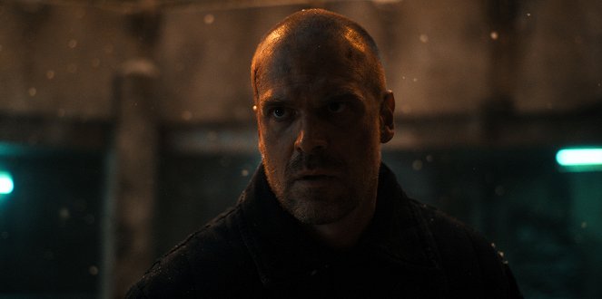 Stranger Things - Chapter Three: The Monster and the Superhero - Photos - David Harbour