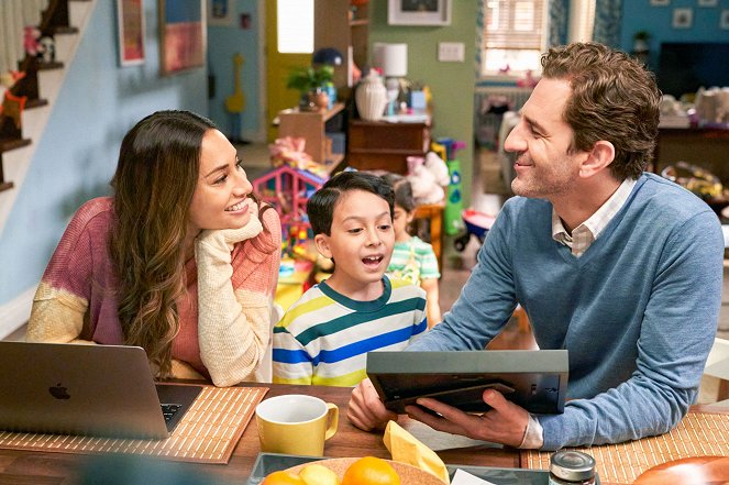 Children Ruin Everything - Bodies - Photos - Meaghan Rath, Logan Nicholson, Aaron Abrams