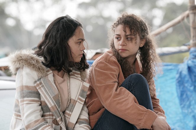 La brea - Das größte Dilemma ihres Lebens - Filmfotos - Chloe De Los Santos, Lily Santiago