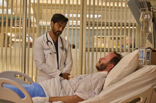 The Resident - Ask Your Doctor - De la película - Manish Dayal, Christopher Redman