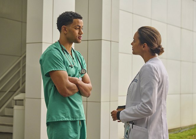 The Resident - Who Will You Be? - Van film - Miles Fowler, Jessica Lucas