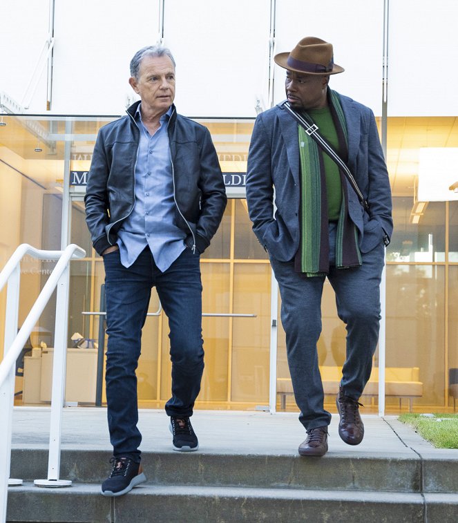 The Resident - Old Dogs, New Tricks - Photos - Bruce Greenwood, Malcolm-Jamal Warner