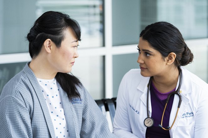 The Resident - Season 5 - He'd Really Like to Put in a Central Line - Photos - Julia Cho, Anuja Joshi