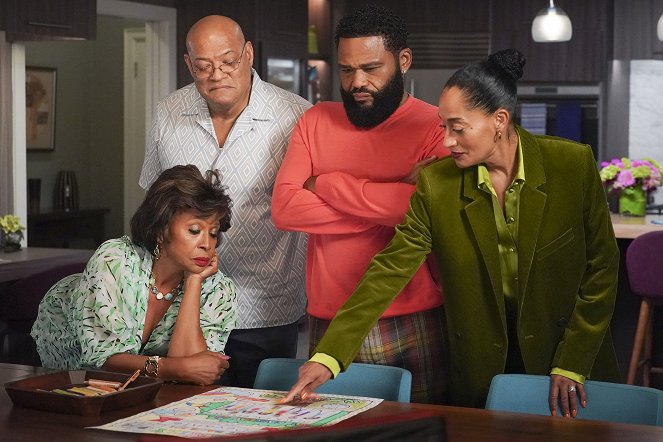 Black-ish - Young, Gifted and Black - Photos - Jenifer Lewis, Laurence Fishburne