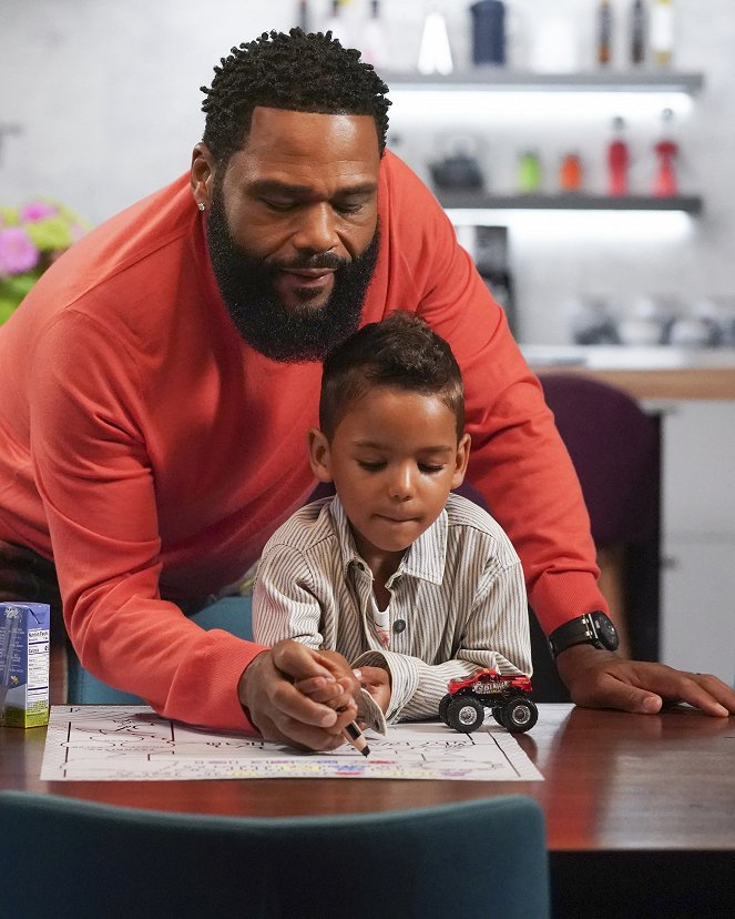 Black-ish - Season 8 - Young, Gifted and Black - Van film - Anthony Anderson