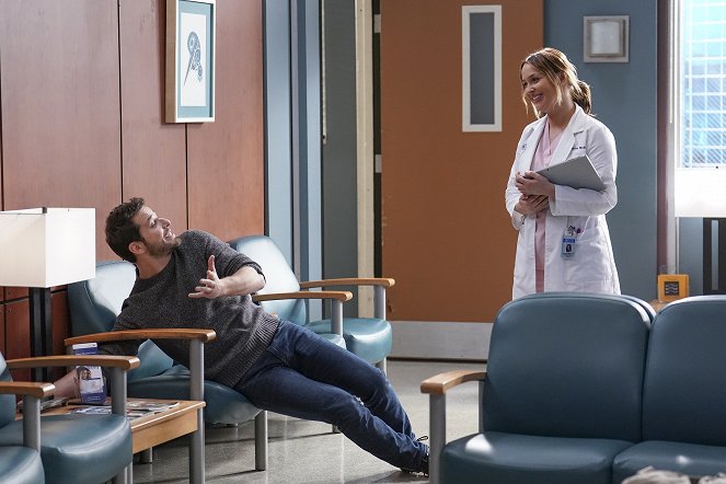 Grey's Anatomy - Season 18 - Put the Squeeze on Me - Photos - Skylar Astin, Camilla Luddington