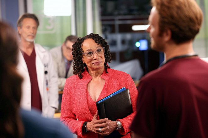 Nemocnice Chicago Med - Série 7 - You Can't Always Trust What You See - Z filmu - S. Epatha Merkerson