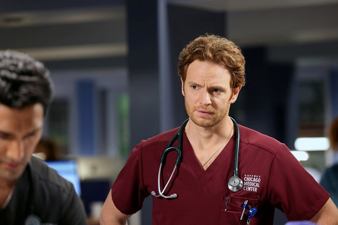Chicago Med - Season 7 - You Can't Always Trust What You See - Film - Nick Gehlfuss