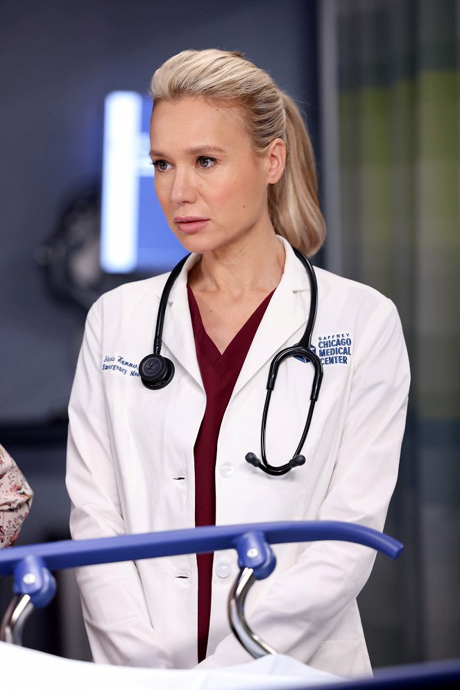 Chicago Med - To Lean in, or to Let Go - Film - Kristen Hager