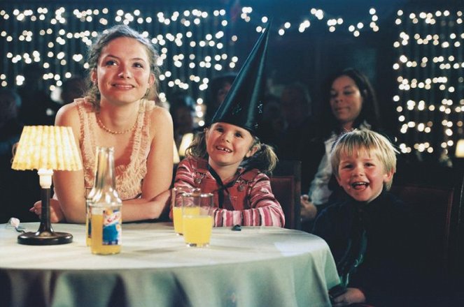 Min søsters børn i sneen - Film - Neel Rønholt, Benedikte Maria Hedegaard Mouritsen, Fritz Bjerre Donatzsky-Hansen