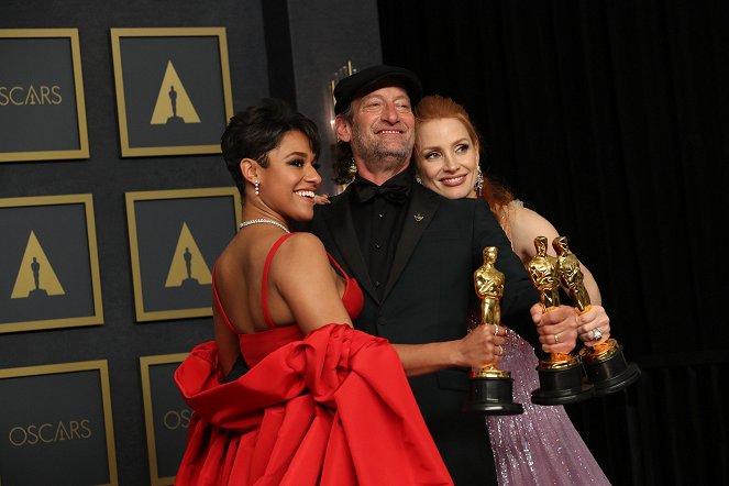 OSCARS - Die Nacht 2022 - Werbefoto - Ariana DeBose, Troy Kotsur, Jessica Chastain