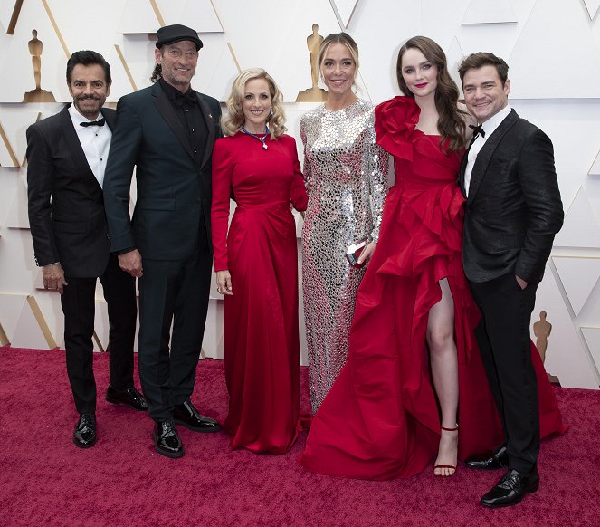 Oscar 2022 - Die Academy Awards - Live aus L.A. - Veranstaltungen - Red Carpet - Eugenio Derbez, Troy Kotsur, Marlee Matlin, Siân Heder, Amy Forsyth, Daniel Durant