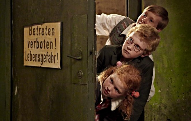 Min søsters børn vælter Nordjylland - Film - Frida Luna Roswall Mattson, Lasse Guldberg Kamper, Sebastian Kronby
