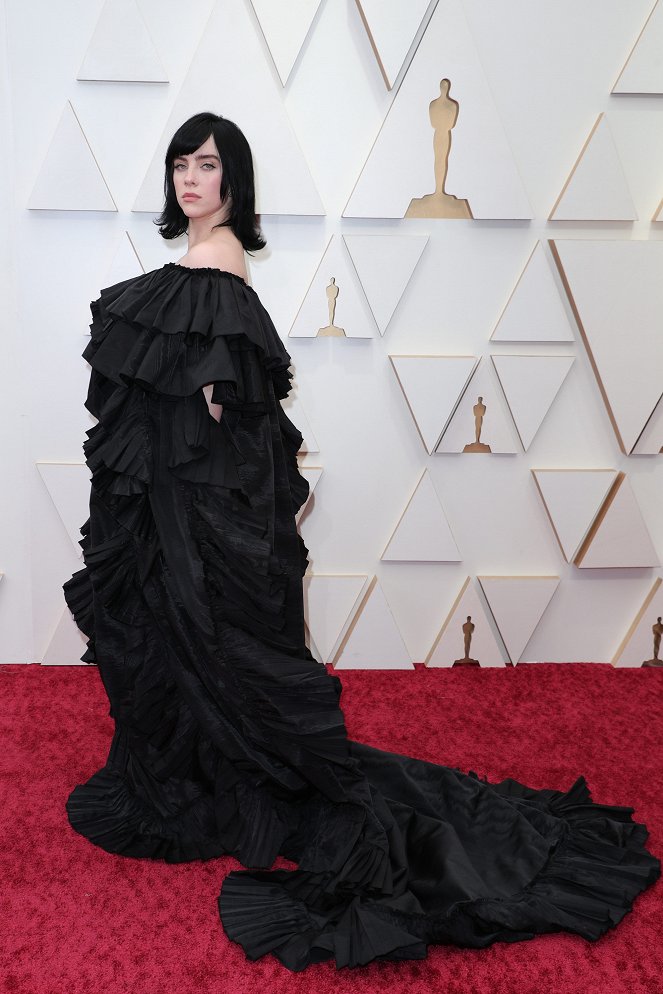 Oscar-gaala 2022 - Tapahtumista - Red Carpet - Billie Eilish