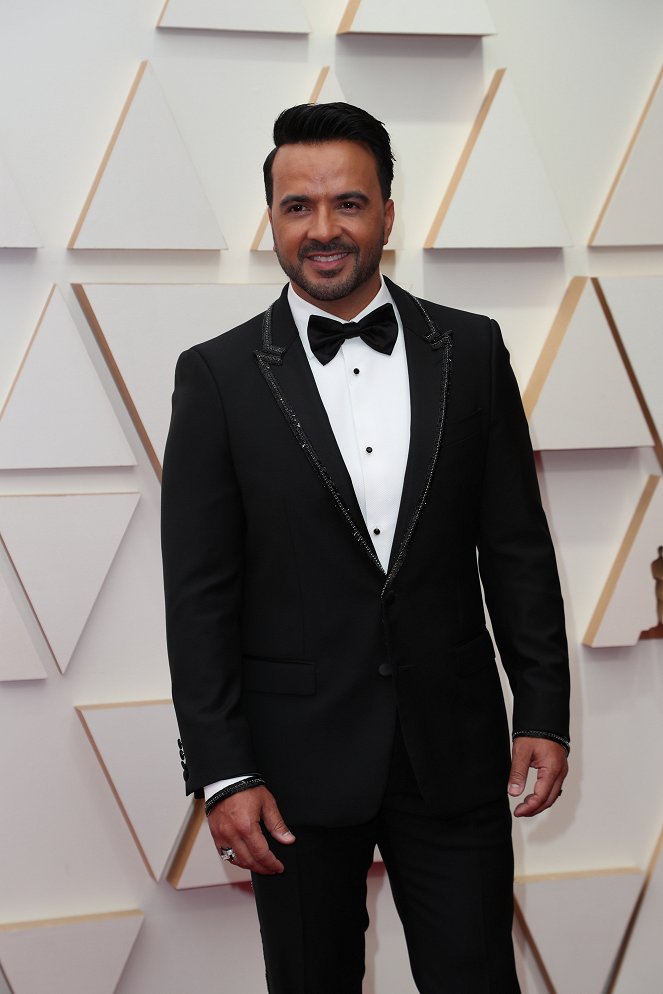 OSCARS - Die Nacht 2022 - Veranstaltungen - Red Carpet - Luis Fonsi