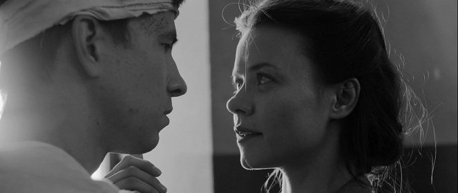 Noc za dnia - De la película - Piotr Nerlewski, Izabela Baran