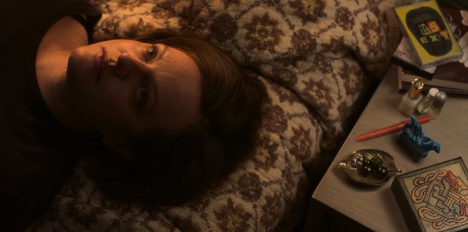 Dívka, která se třpytila - Řezné rány - Z filmu - Elisabeth Moss