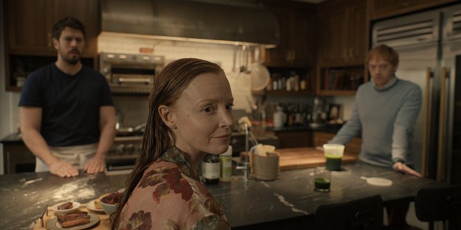 Servant - Mama - De la película - Toby Kebbell, Lauren Ambrose, Rupert Grint