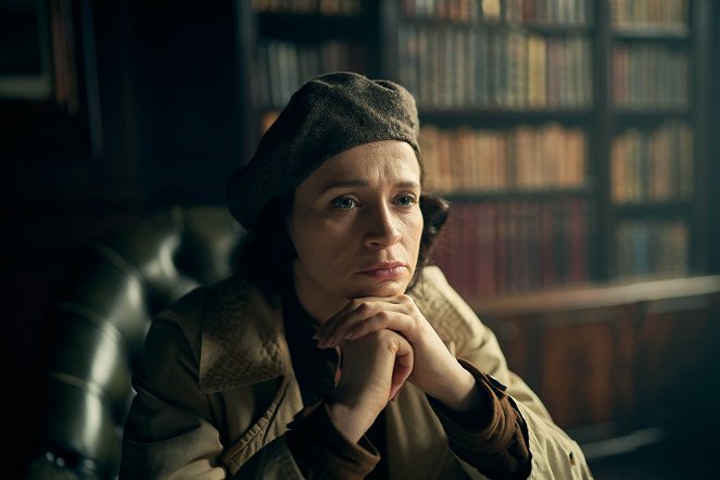 Peaky Blinders - Season 6 - Black Day - Photos - Charlene McKenna