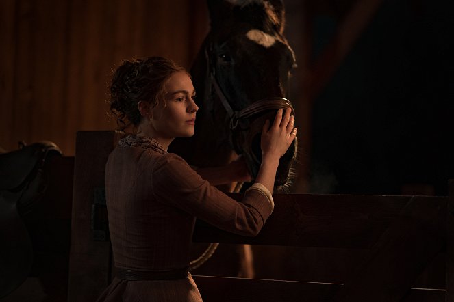 Outlander - Season 6 - Lojalność - Z filmu - Sophie Skelton