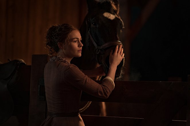 Outlander - Allegiance - Photos - Sophie Skelton